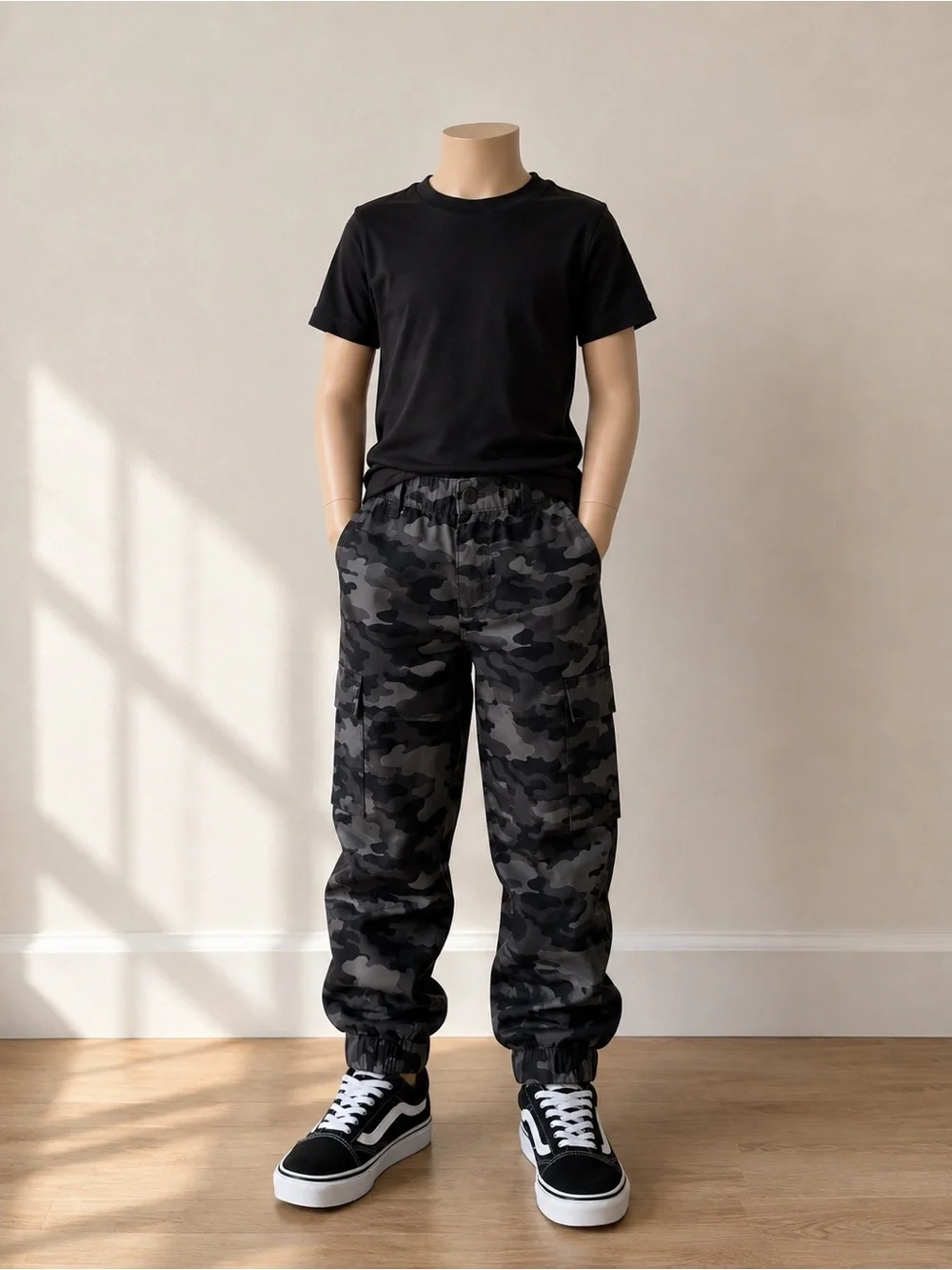 Weatherproof Vintage Boys 10/12 Black Camo Fleece Lined Cargo Joggers